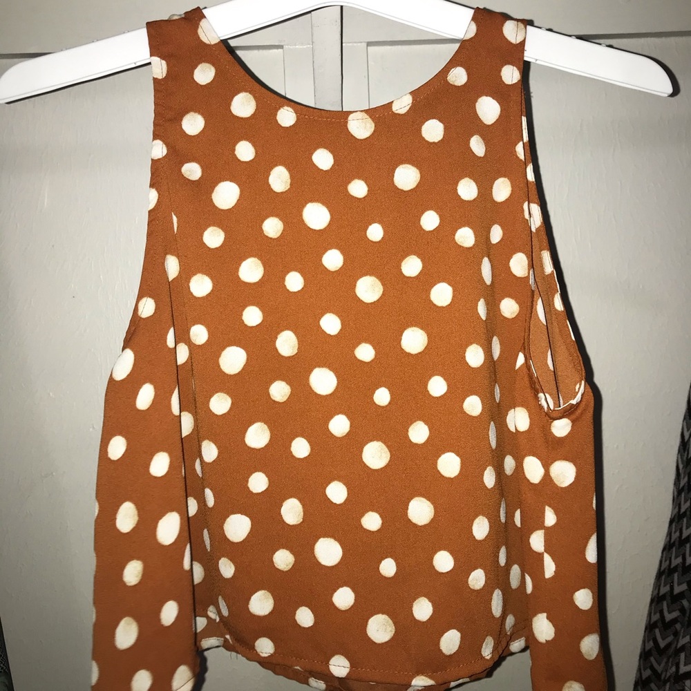 Cropped shirt coffee/burnt orange poke a dot